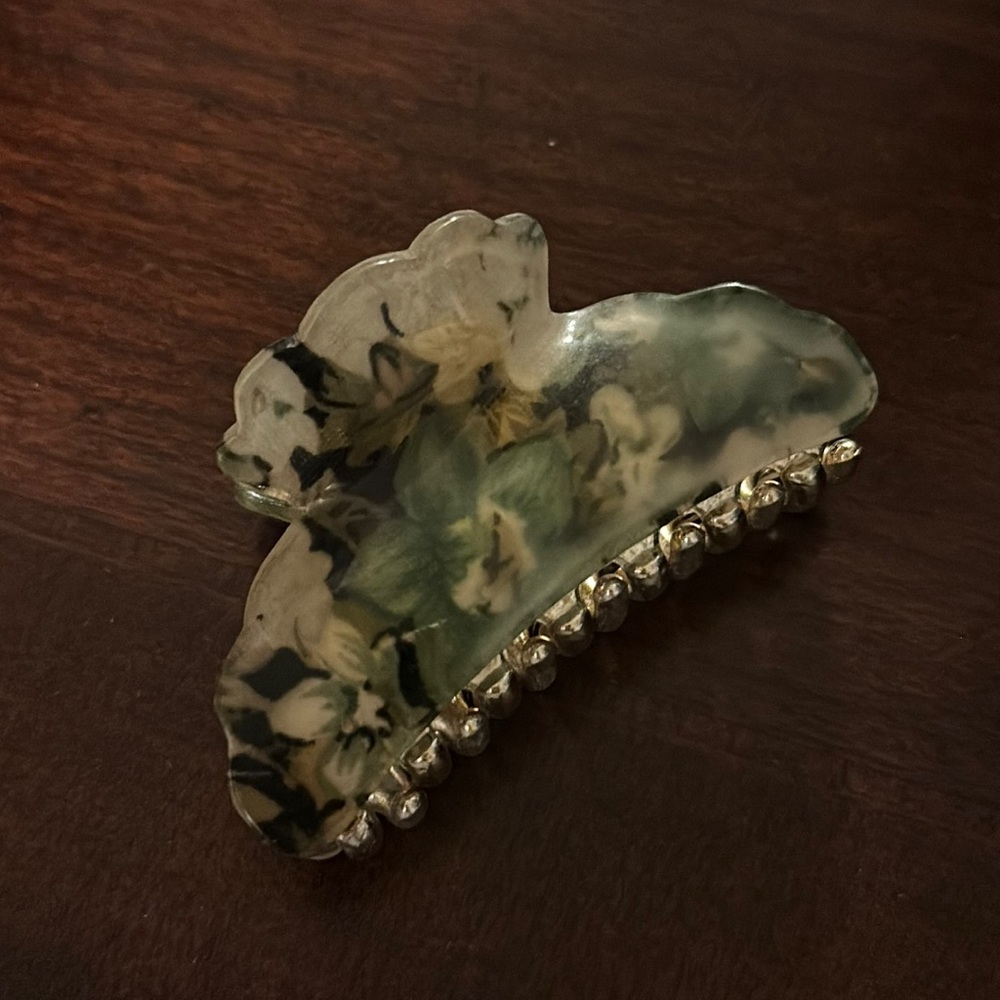 Claw Hair Clip